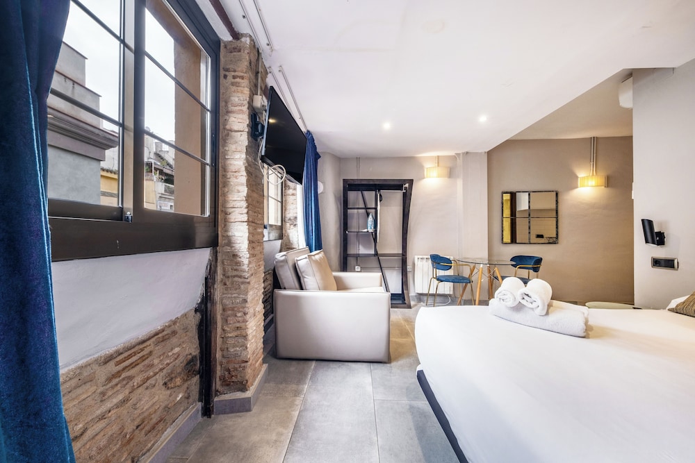 Ainb Picasso Corders Apartments 26/58