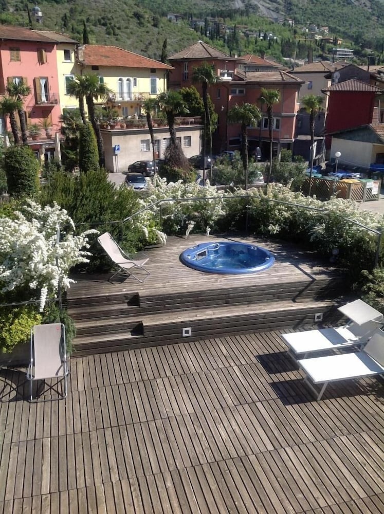 Al Caminetto 28/34