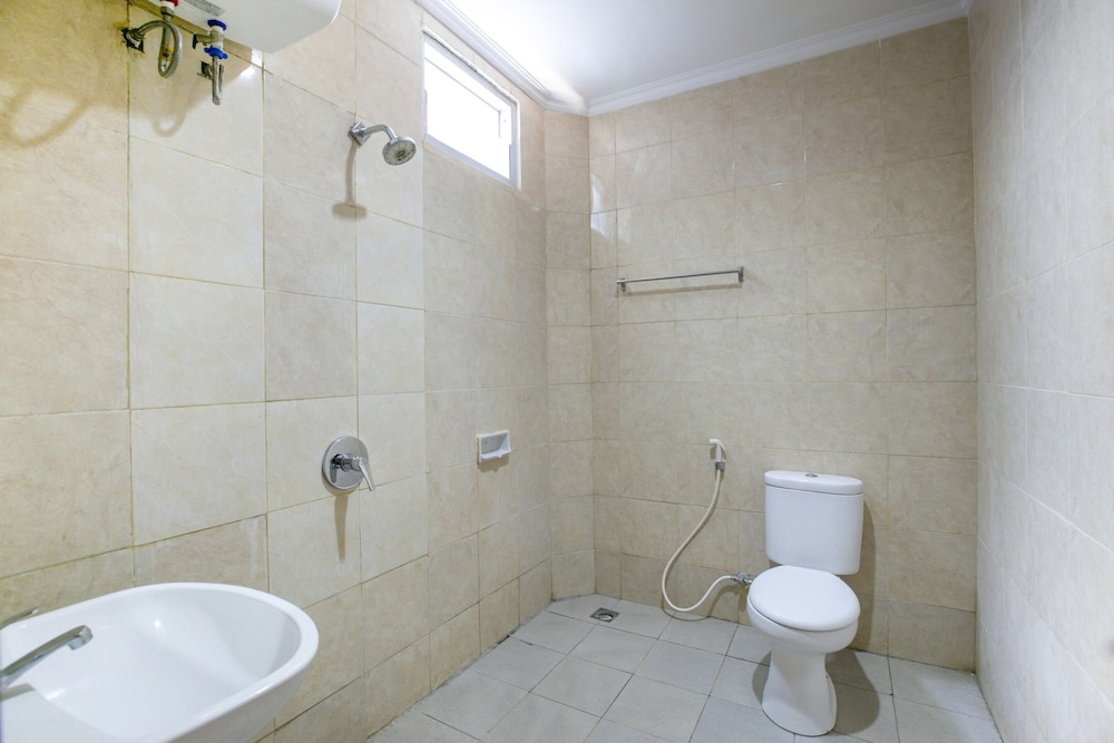 OYO 2320 Hotel Charvita 20/21