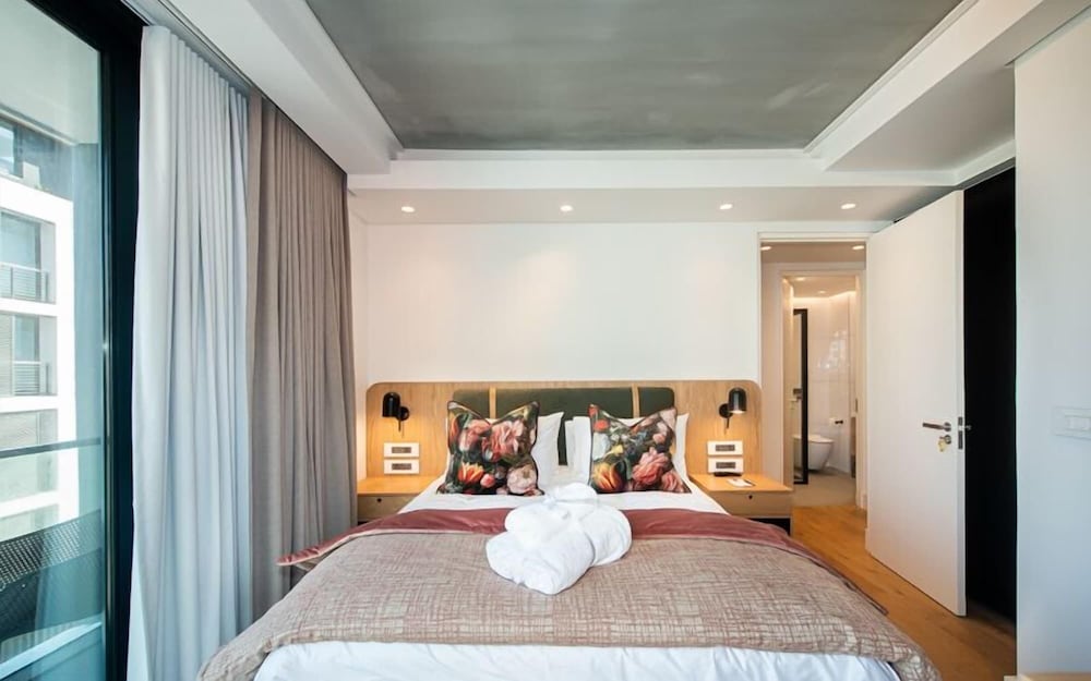 Latitude Aparthotel By Totalstay 17/56