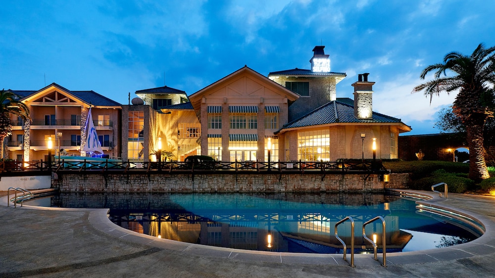 The Suites Hotel Jeju in SEOGWIPO