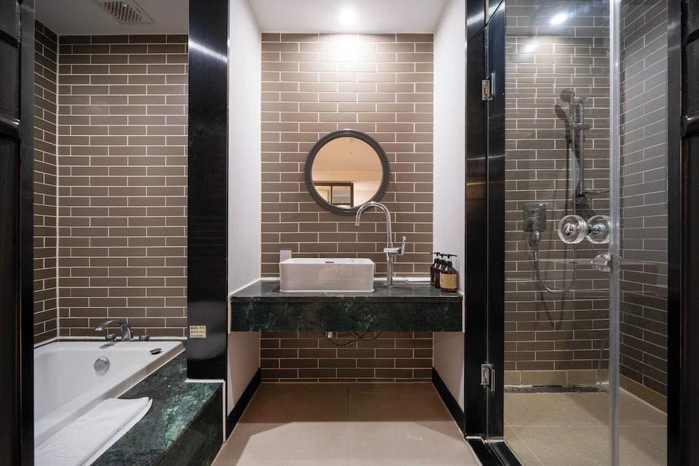 JB Design Hotel 77/77