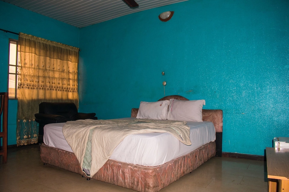 EXECUTIVE, DOUBLE BED
