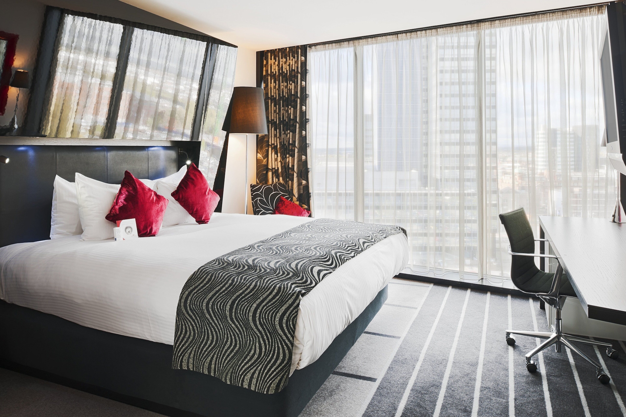 STANDARD, KING BED, CLUB FLOOR