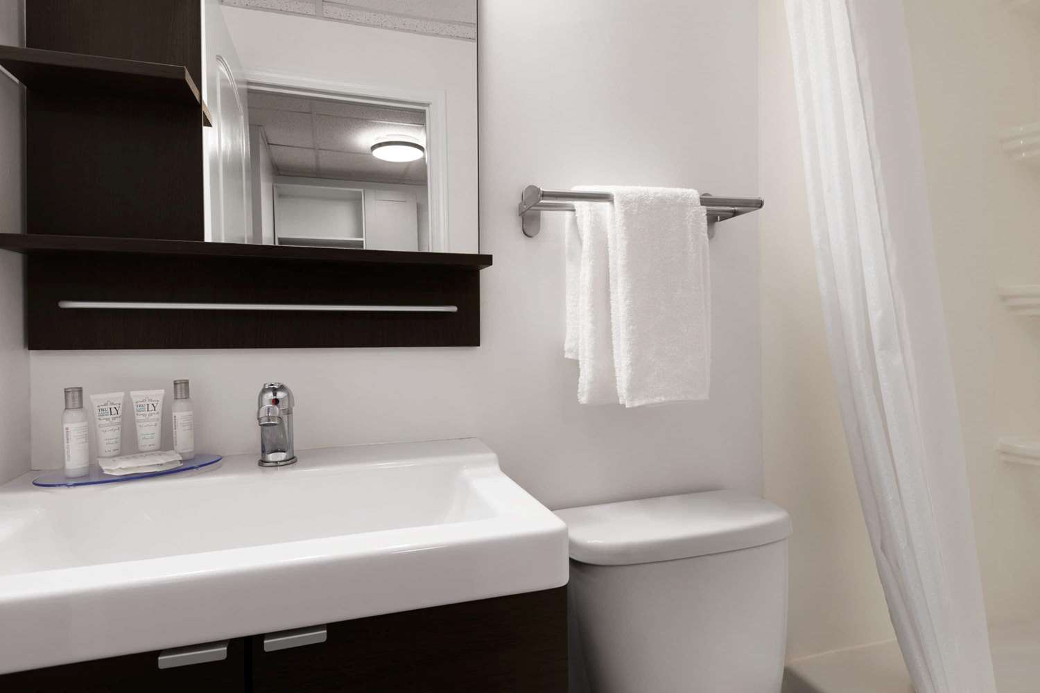 Howard Johnson by Wyndham Grande Prairie 32/32