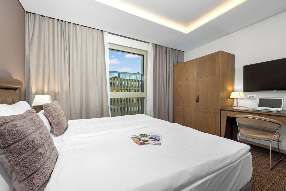 EXECUTIVE, DOUBLE BED