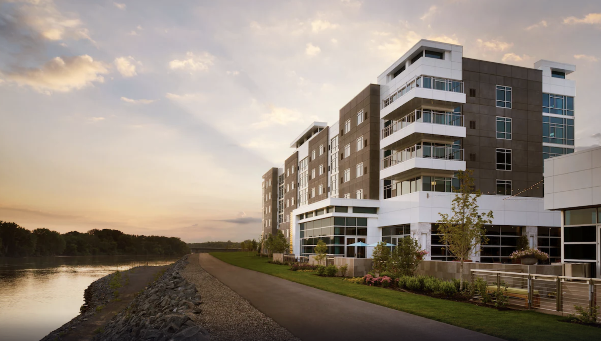 The Landing Hotel at Rivers Casino and Resort 2/63