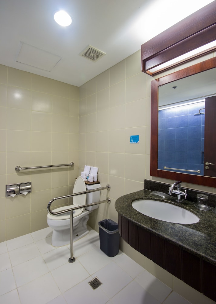 Microtel by Wyndham Mall of Asia 19/44