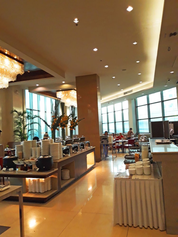 Mandarin Plaza Hotel 36/53