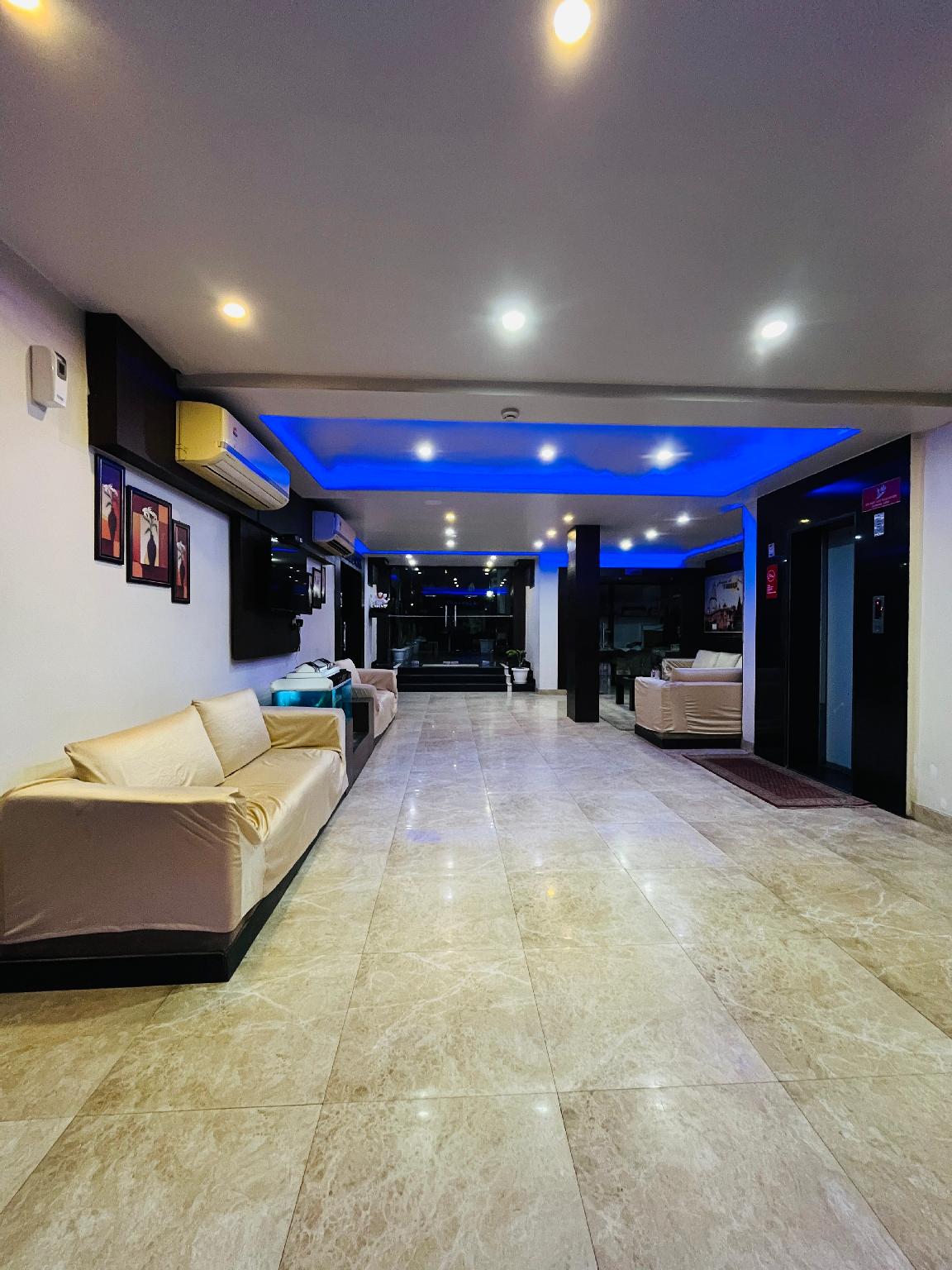 Oyo Rooms Mall Road Cantonment 42/46