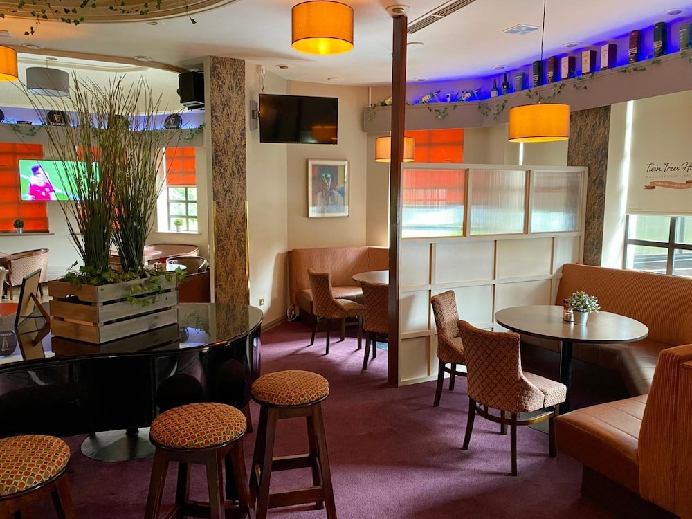 TWIN TREES HOTEL AND LEISURE CLUB(FORMERLY Downhill House Hotel) 38/54