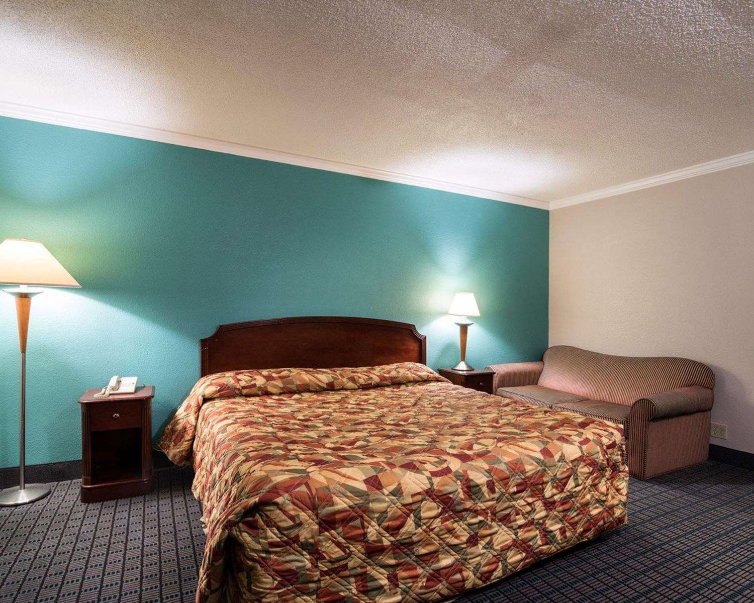 Rodeway Inn Syracuse Carrier Circle 26/32