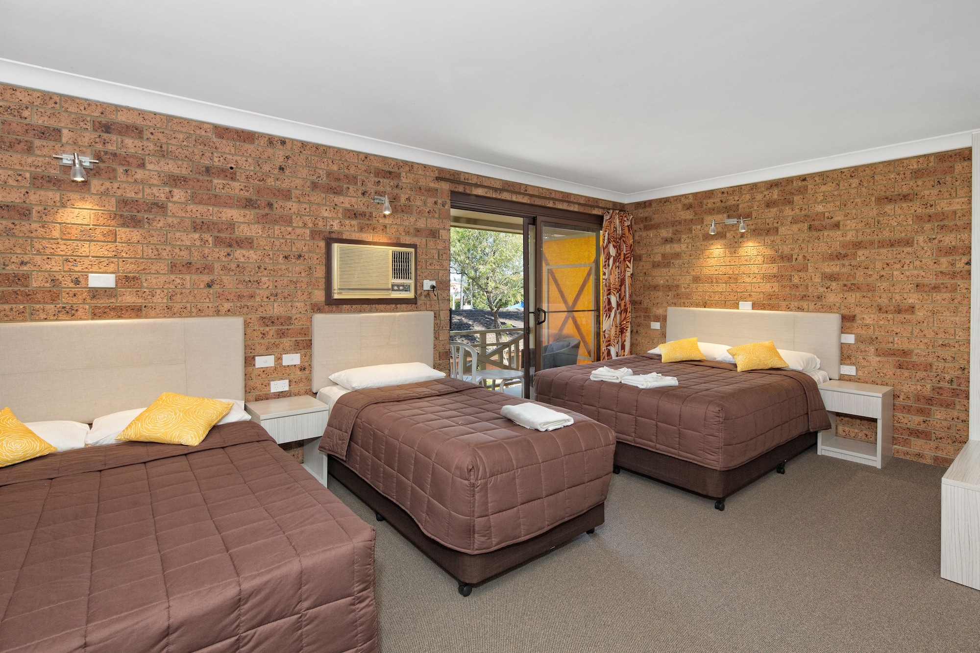 Upstairs, Family, Single Bed, 2 Queen Beds, Large