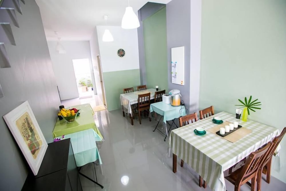 White Monkey Guesthouse 53/56