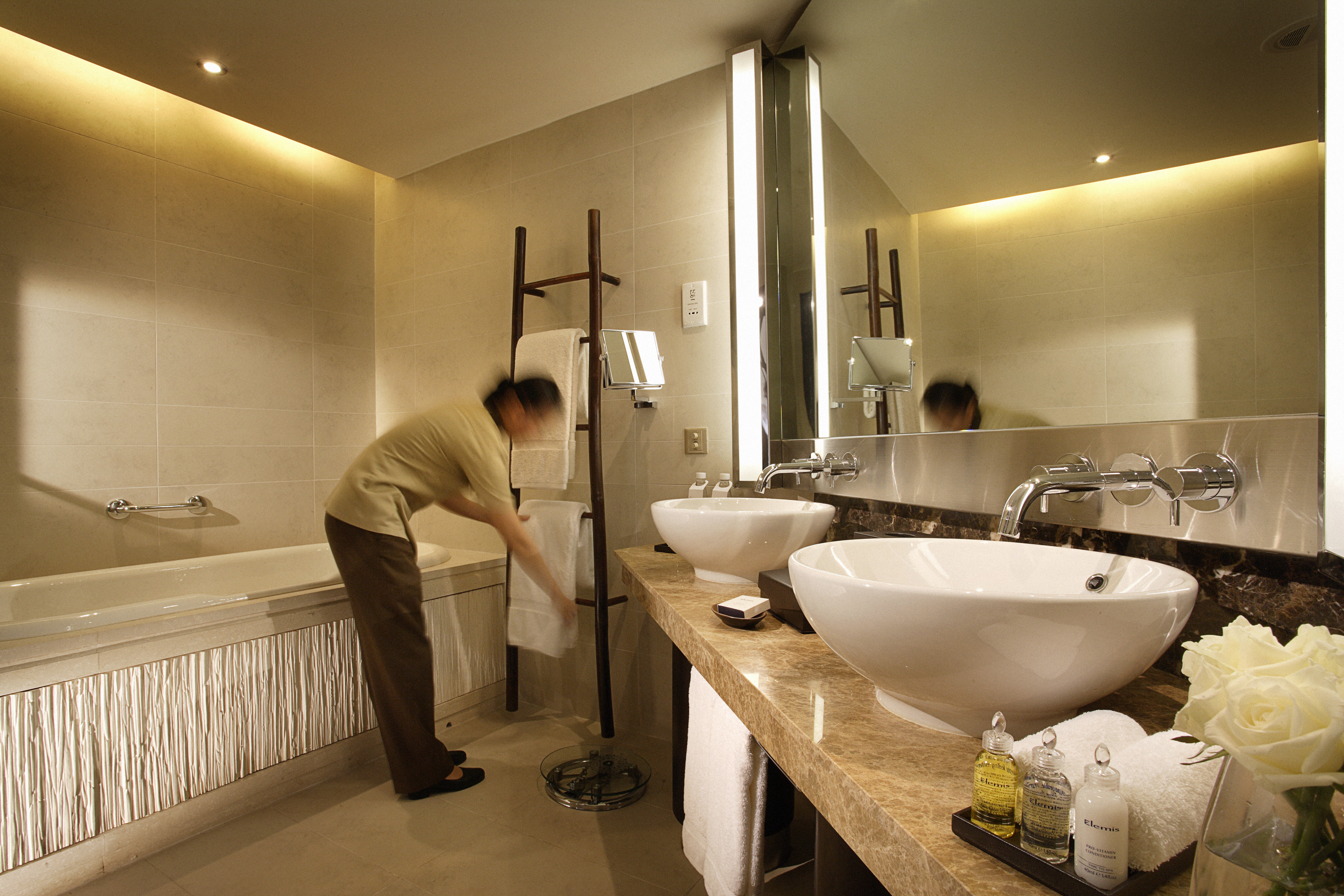 Intercontinental Hanoi Westlake 77/78