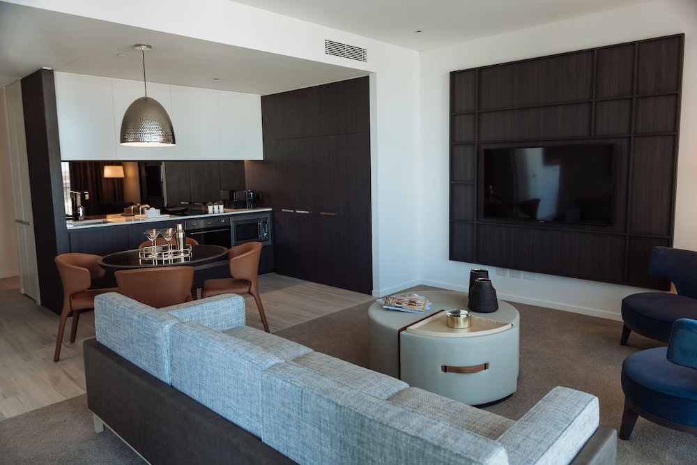 One Global Resorts Green Square 33/50