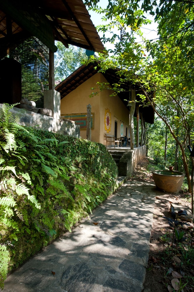 The Kandy Samadhi Centre 73/80