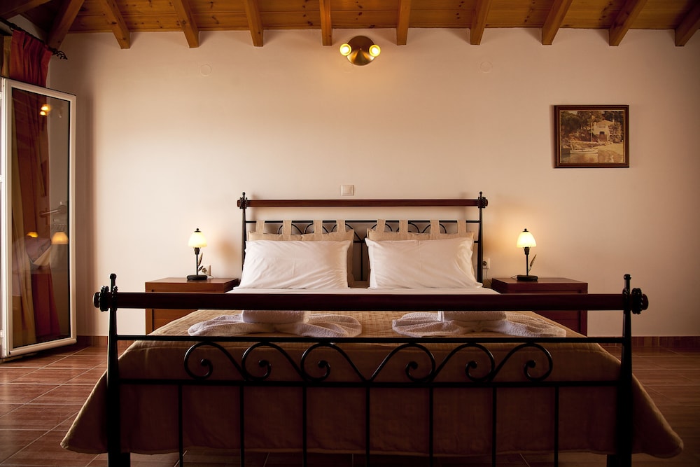 Filoxenia Hotel 12/50