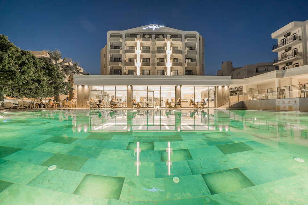 Premier Nergis Beach Hotel 4/50