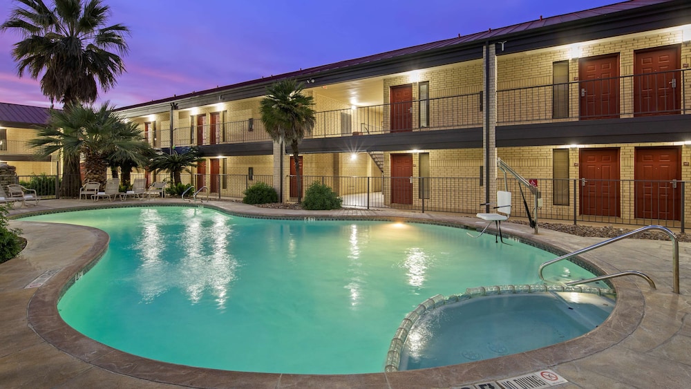Best Western Near Lackland Afb/Seaworld 3/41