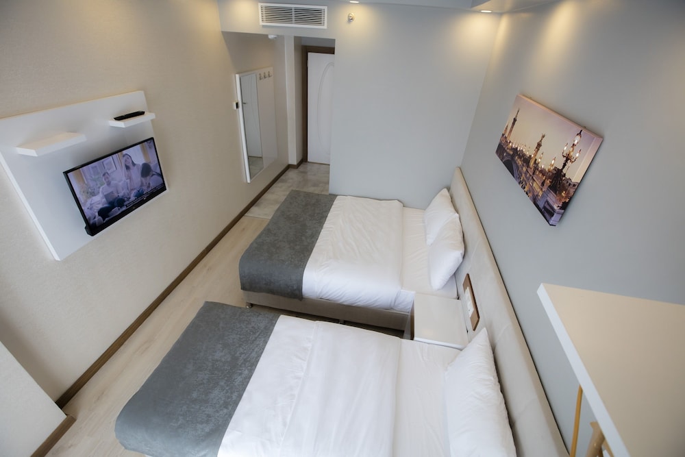 ROYAL INCI AIRPORT HOTEL 31/67