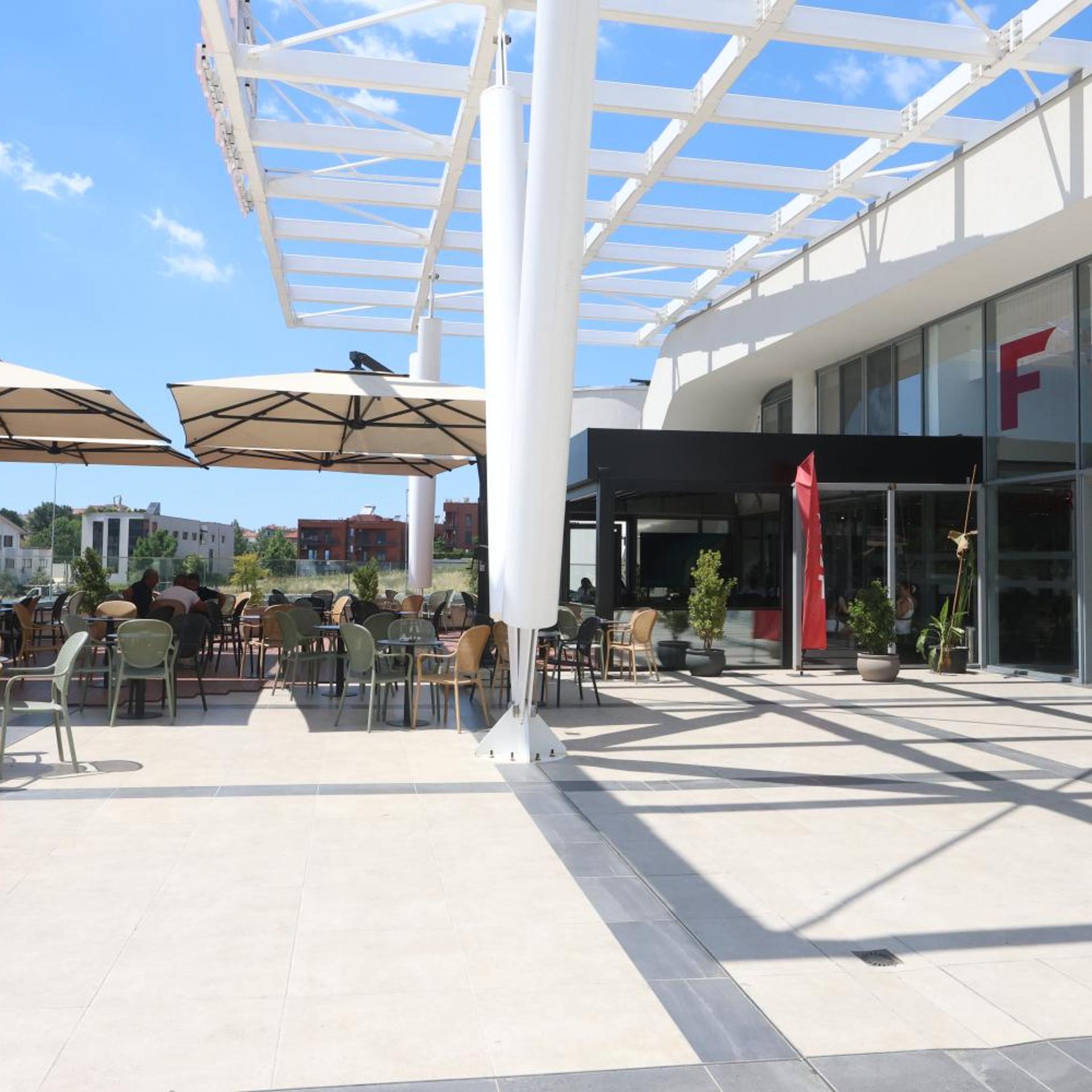 Metro Hotel Terminal 57/62