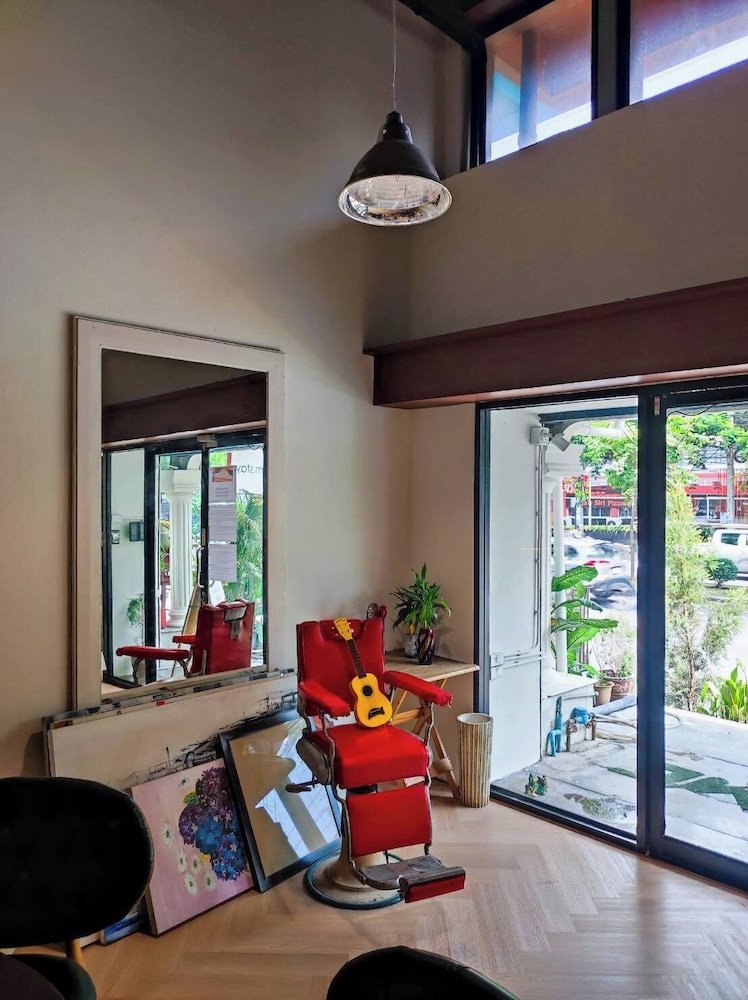 Around The World Bed and Breakfast - Hostel 26/50