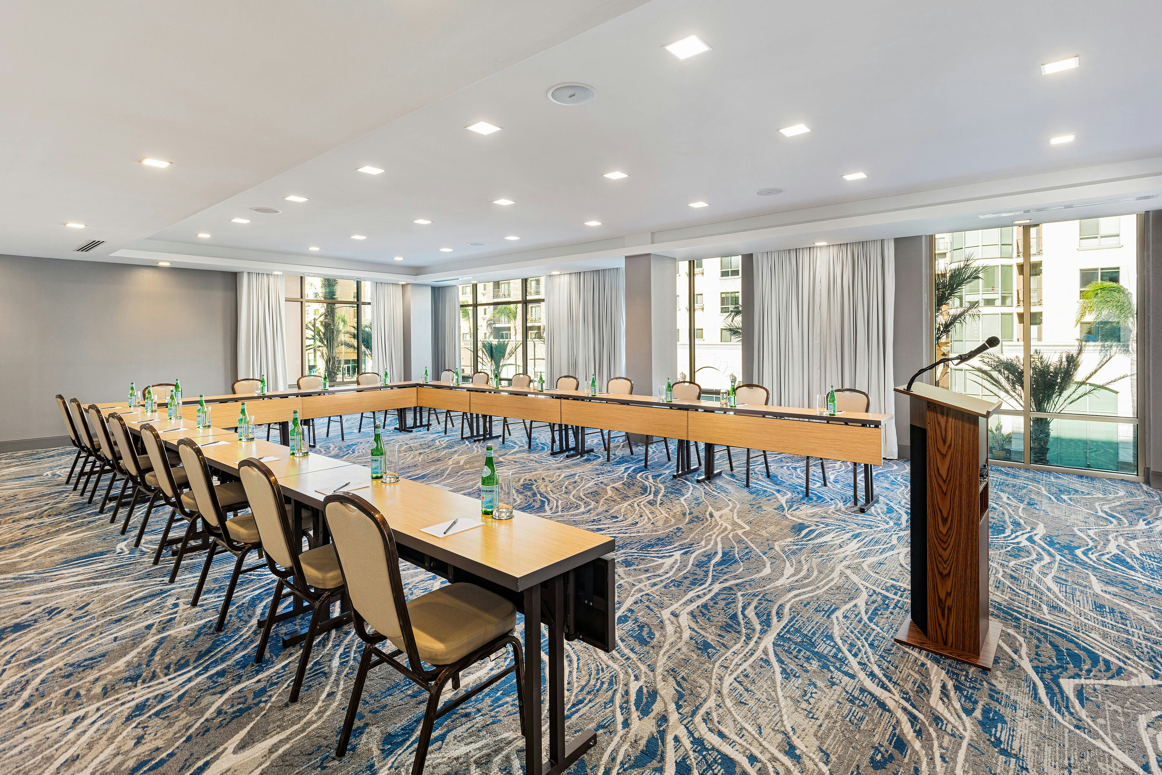 Courtyard By Marriott Los Angeles Monterey Park 19/25