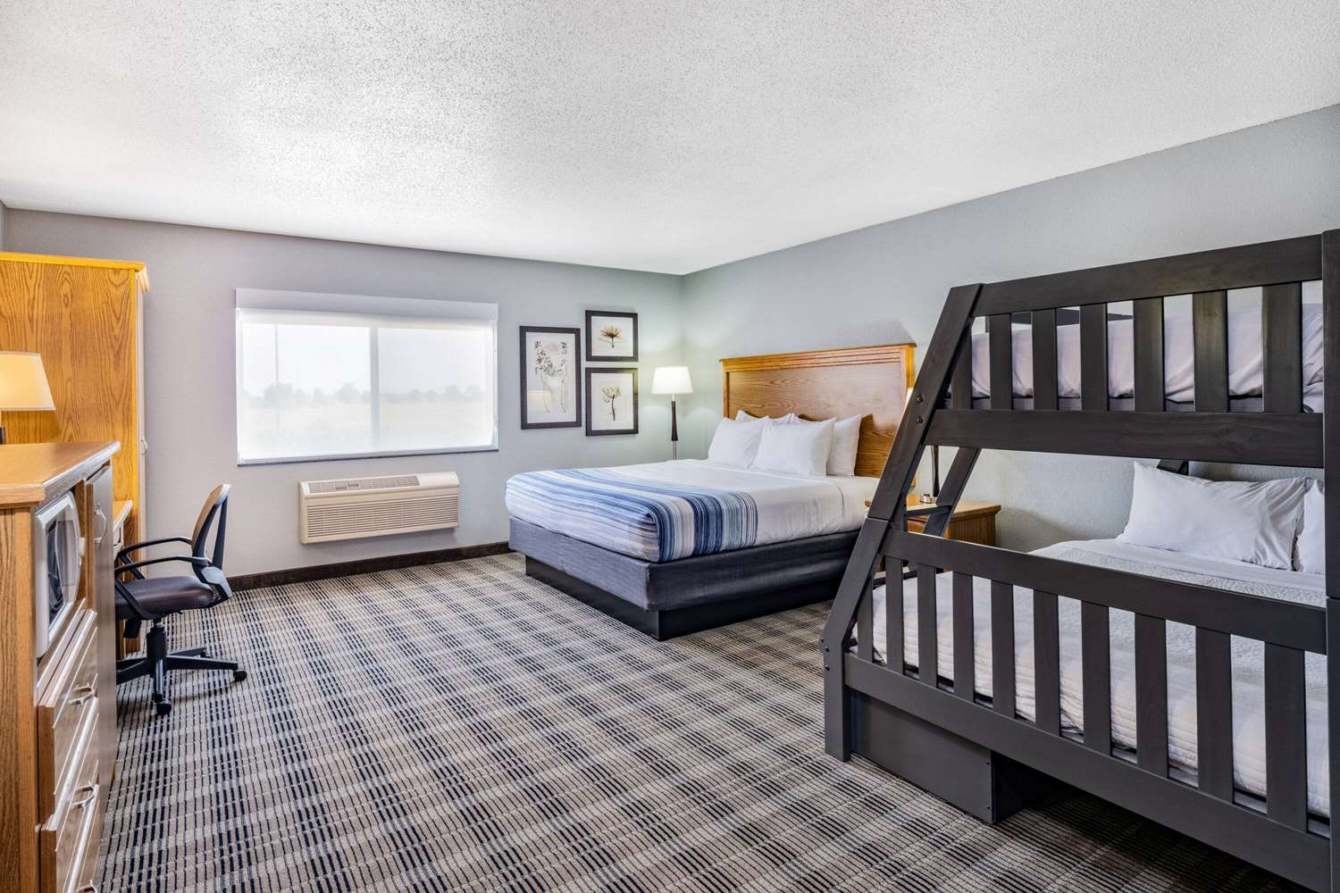 AmericInn by Wyndham Aberdeen Event Center 21/61