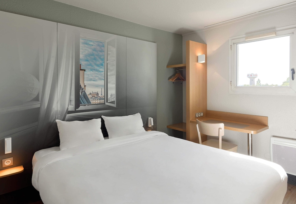 Room at B&B Hotel Montlhery, LINAS