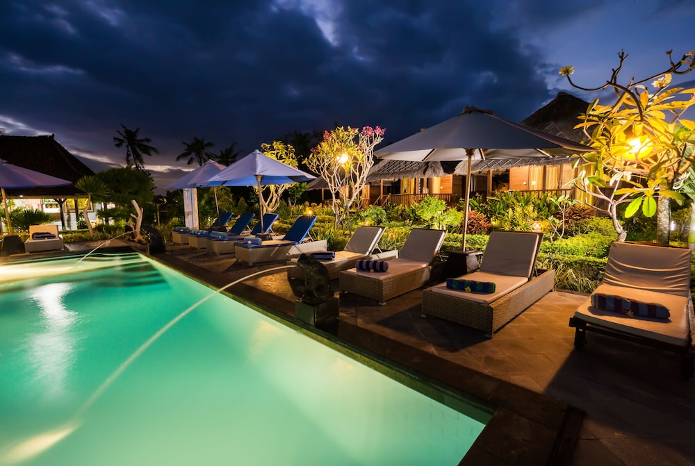 Laguna Reef Huts 65/70