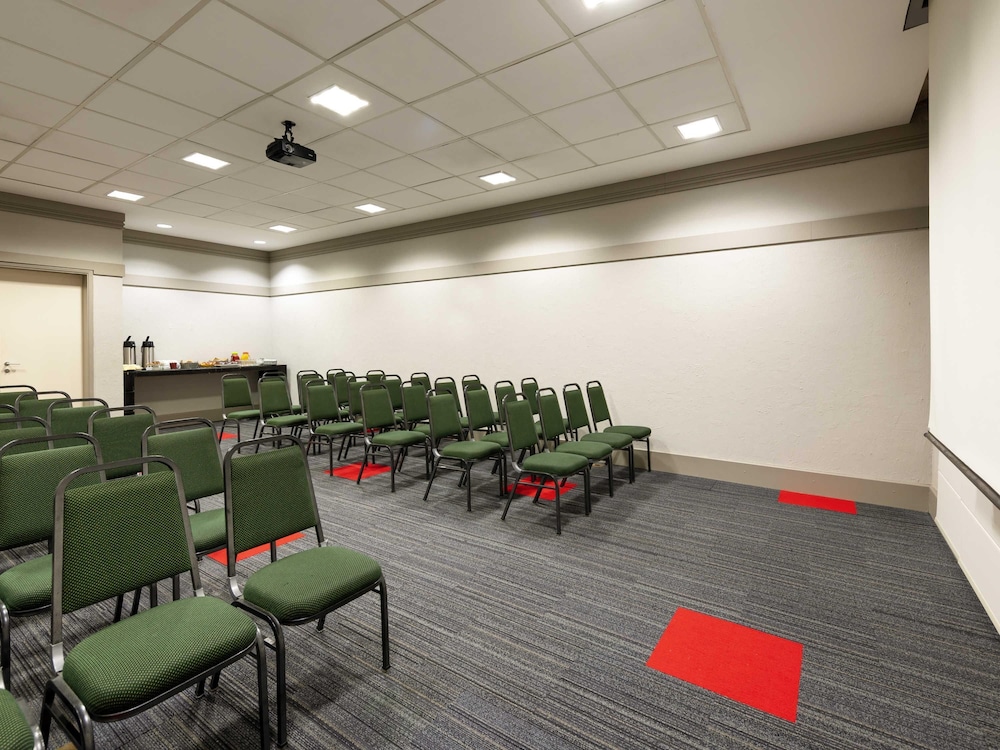 Ibis Sao Carlos 24/48