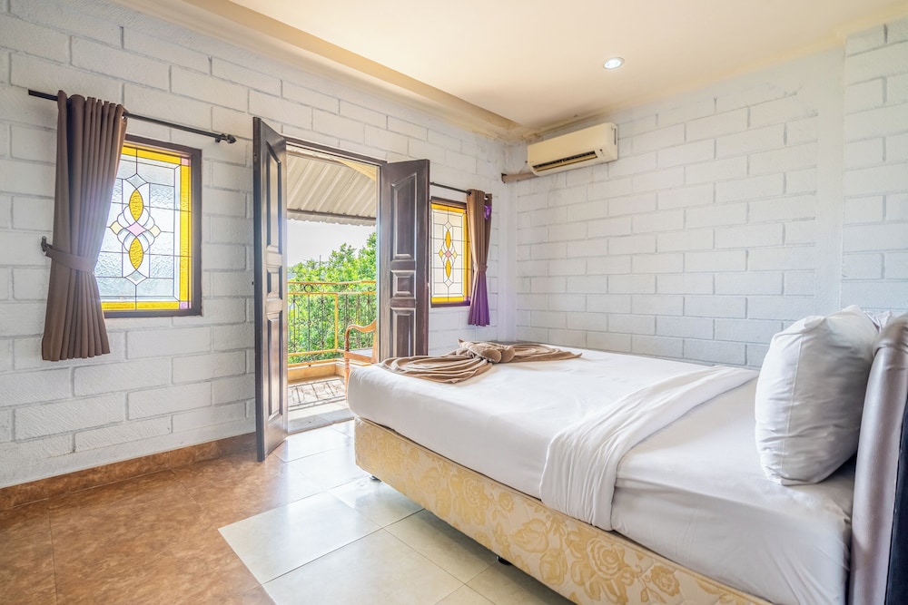 VILARISI HOTEL 18/57
