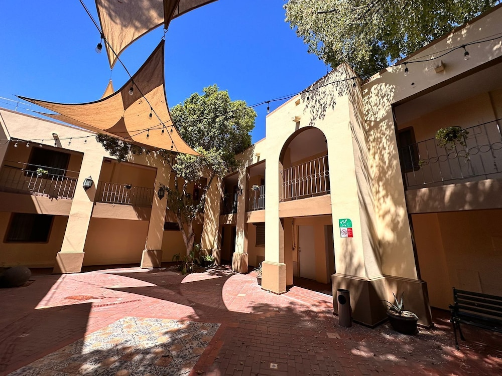 Hotel Suites Kino 68/73