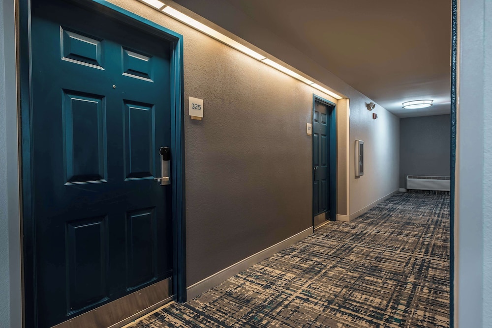 Sonesta Simply Suites Fort Worth Fossil Creek photo5