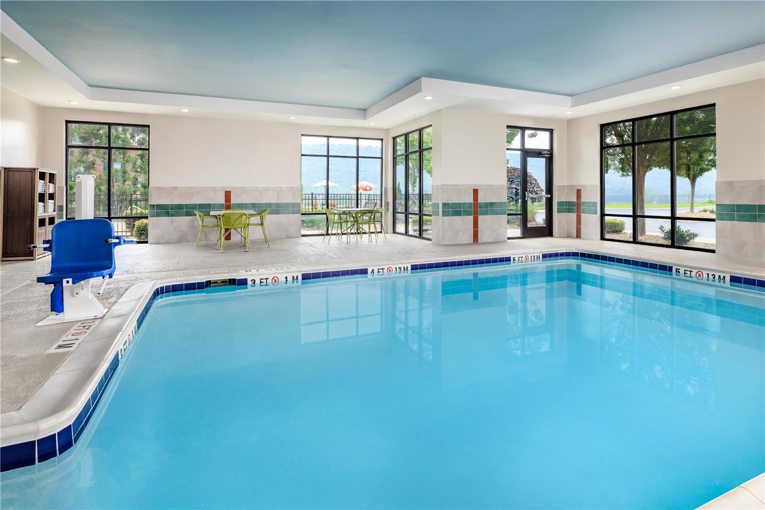 swimming pool spa