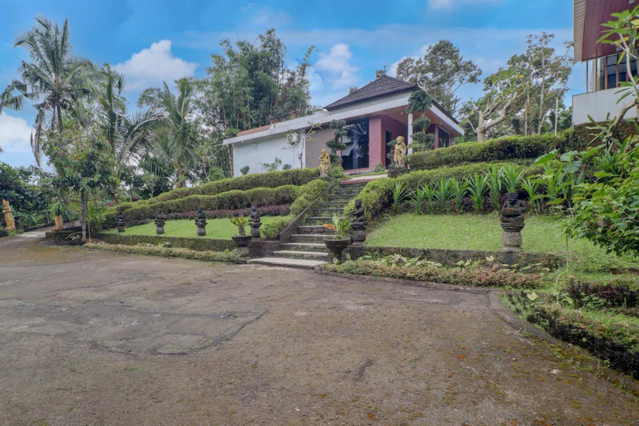 Belvilla near Kembengan Sari Waterpark formerly Liberty Guesthouse Village 12/13