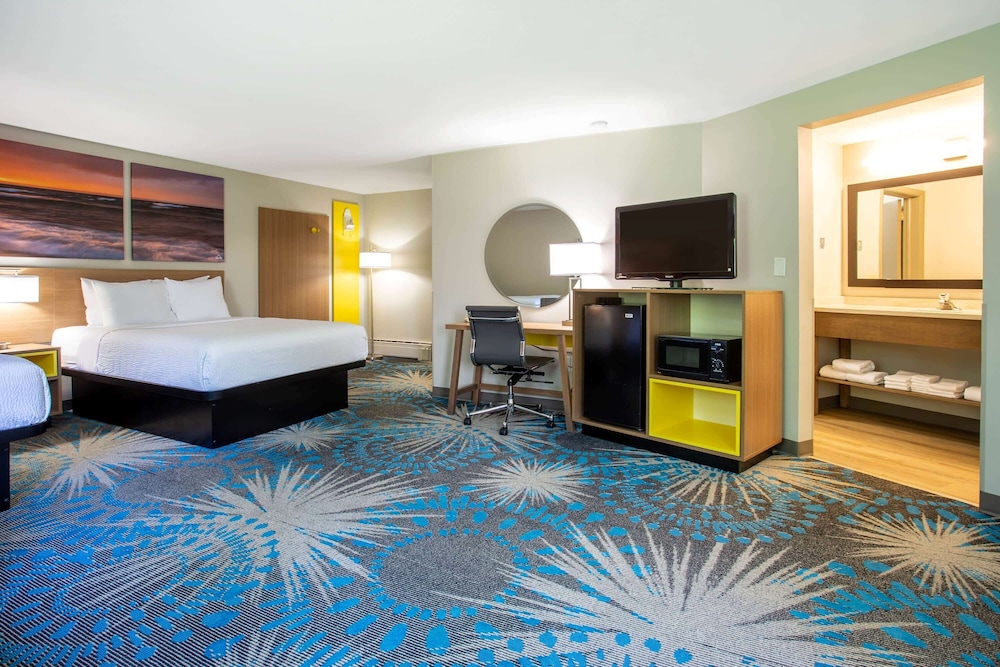 Days Inn by Wyndham Marquette 37/62