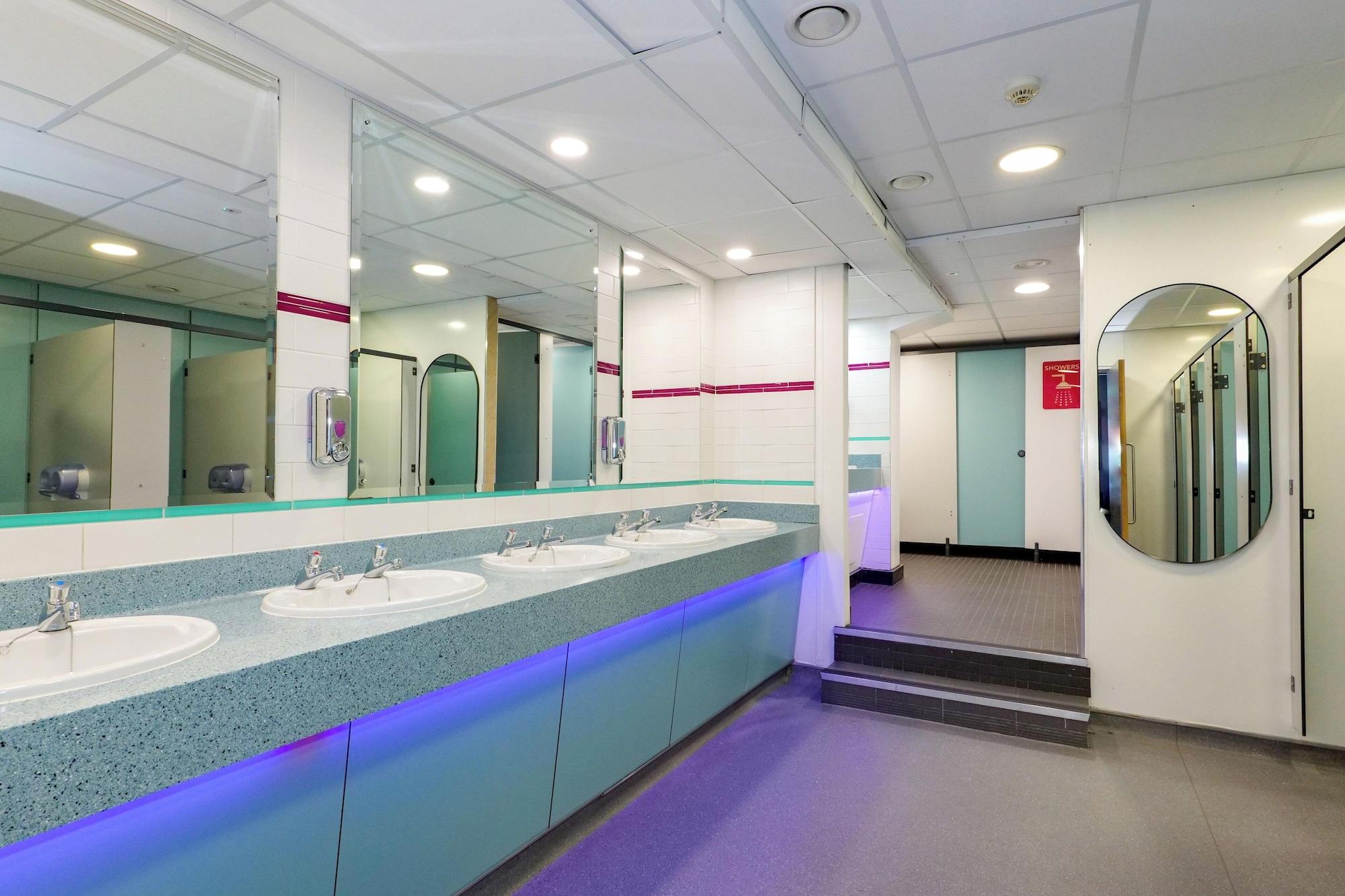 Private, 6 Beds, Shared Bathroom