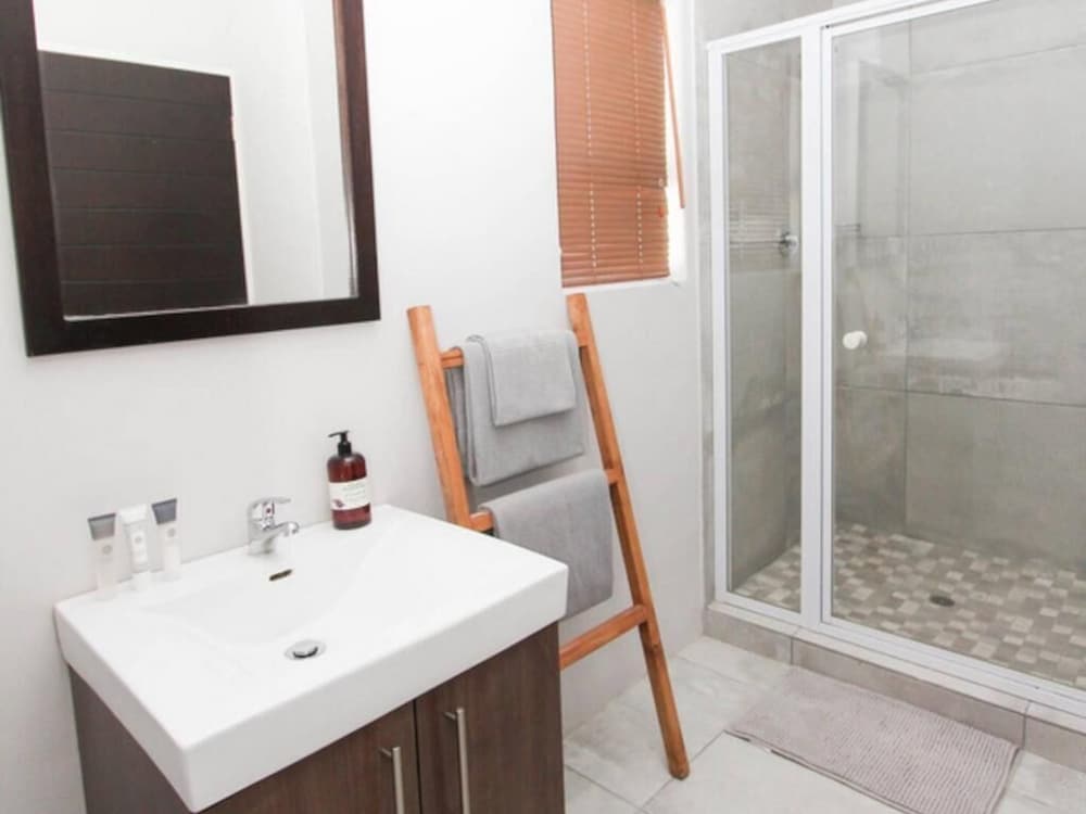 The Maxton Boutique Hotel 44/45