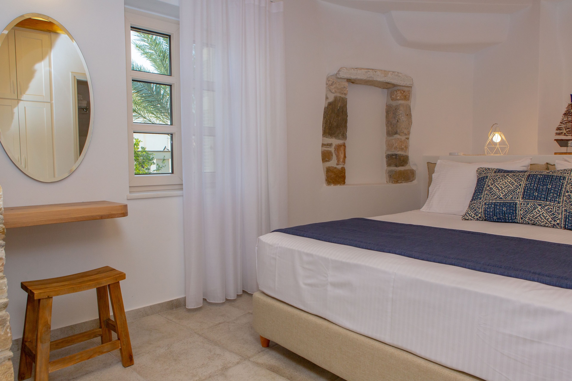 DELUXE, APARTMENT, KING BED, CITY VIEW, SOFA
