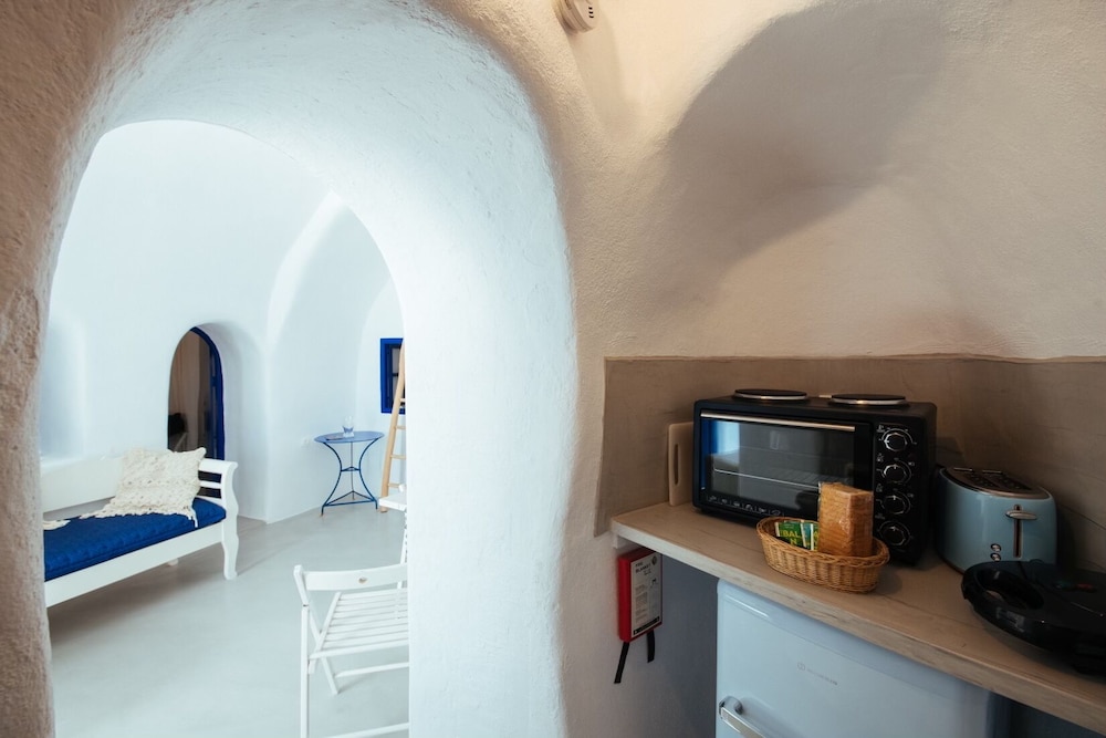 Blu Blanco Cave House 45/47