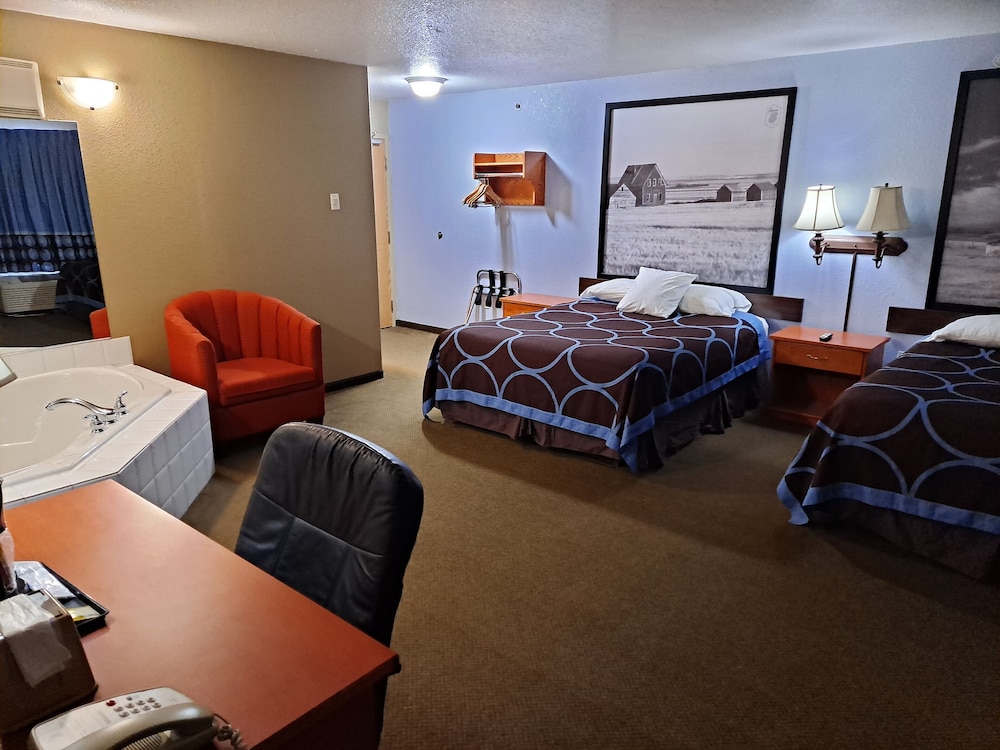 Super 8 By Wyndham Three Hills Ab 18/36
