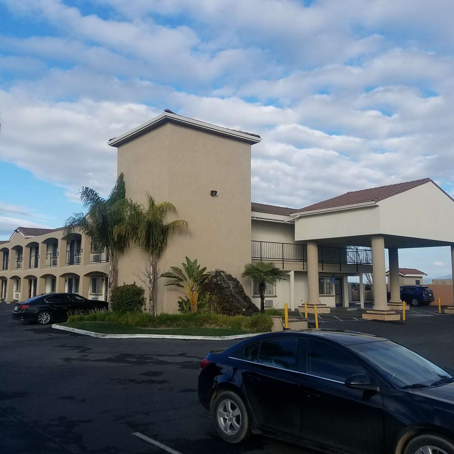 SureStay Hotel by Best Western Hollister 10/11