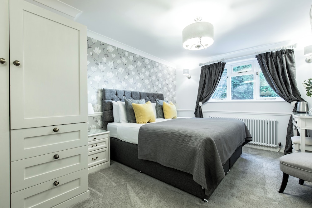 Mount Pleasant Hotel 7/50