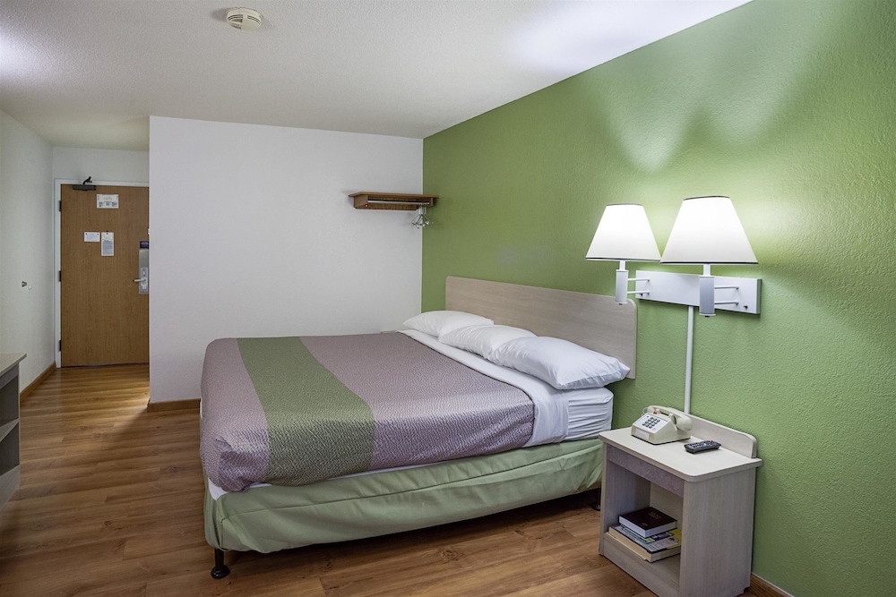 Motel6 Binghamton, NY 30/53