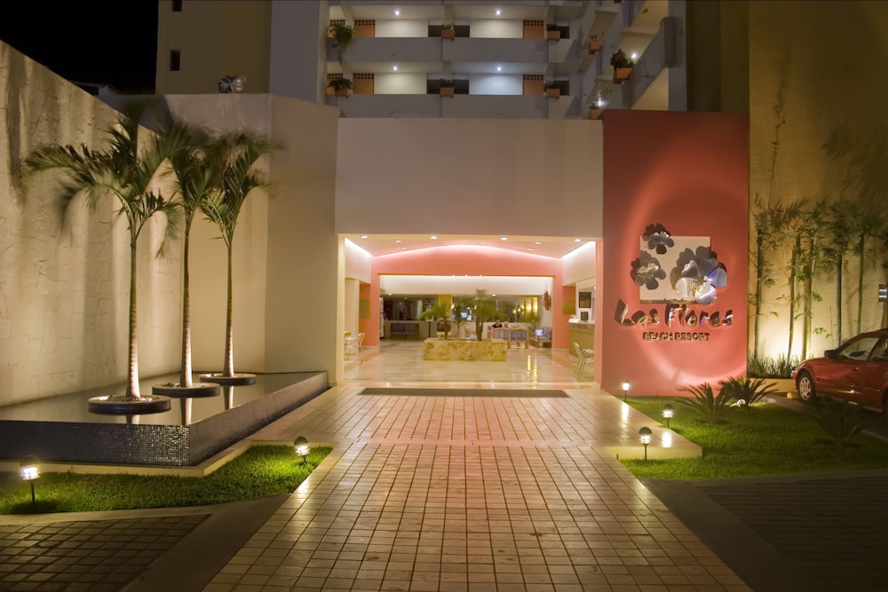 Suites Las Flores Beach Mazatlan 4/50