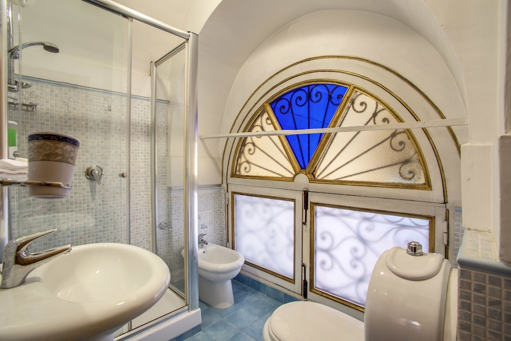 Navona Gallery Suites 46/50