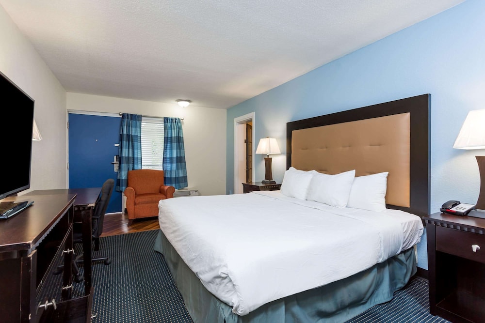 Days Inn by Wyndham Salisbury 12/26