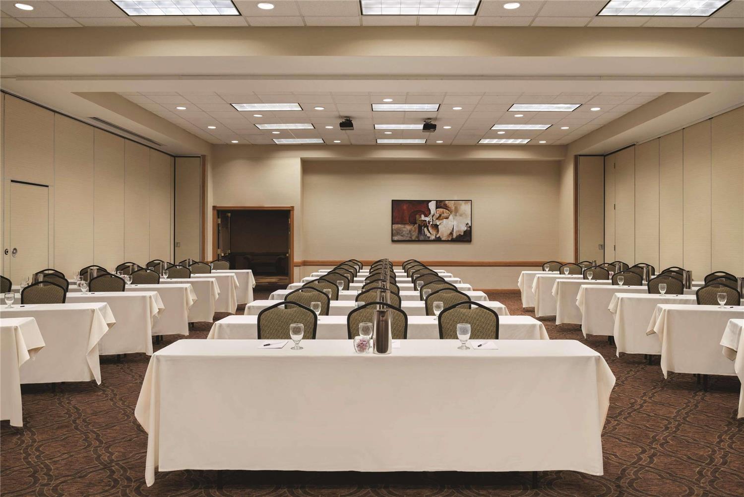 Country Inn & Suites By Radisson Mankato Hotel And Conference Center 28/38